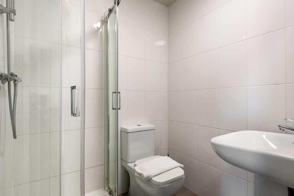 Modern & Bright Budget Studio In Central Doncaster Apartment Exterior photo